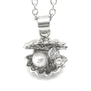 Clear Crystal Shell Pendant W Pearl Necklace